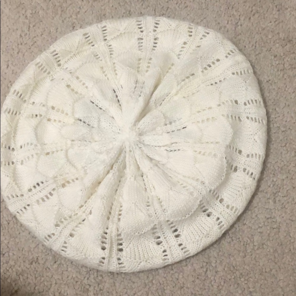 Creamy white beret